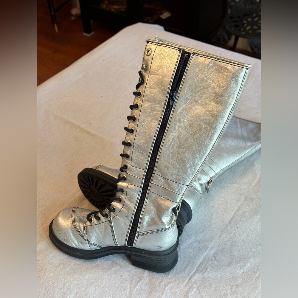 Silver Naona Calf-High Clubbing Boots